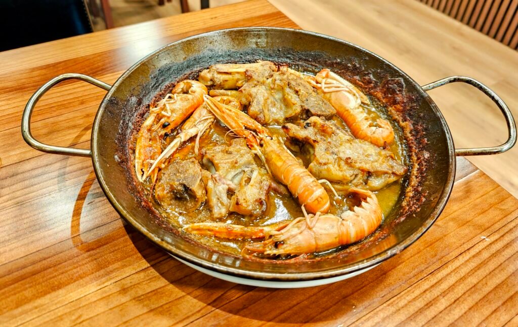 Restaurant 180 Andorra la Vella. So much food for so cheap, I was full by the entry, and the quality is wonderful. It is such a fantastic restaurant. Comida: 5 / 5 Servicio: 5 / 5 Ambiente: 5 / 5. Answer: Thank you so much, Dan, for visiting us and for sharing such an enthusiastic review. We’re truly delighted to hear that you enjoyed the quality and quantity of our dishes, and that your experience at the restaurant felt “amazing” from start to finish. Feedback like yours means a lot to our entire team. We’re also pleased to know that the atmosphere and service contributed to a pleasant and relaxed meal. Creating a welcoming space where our guests can enjoy good food and good conversation is one of our priorities. As a reminder, besides our specialities, we also offer a incredible daily set menu, and we prepare fresh blue lobster rice, either brothy or dry, always made to order. Thank you again for your kind words. We look forward to welcoming you back soon at Restaurant 180.