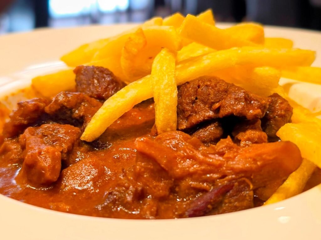 🍽️ Novetats al menú del Restaurant 180
Al Restaurant 180 continuem treballant per oferir-vos una experiència gastronòmica de qualitat, amb productes seleccionats i plats elaborats amb cura.
Us informem que hem actualitzat les condicions del nostre menú diari:
✨ El menú inclou primer plat, segon plat i postres o cafè.
🥤 La beguda no està inclosa en el preu del menú.
Una proposta pensada per oferir-vos més flexibilitat i mantenir l'excel·lència que ens caracteritza, perquè pugueu gaudir d'una pausa gastronòmica completa en un entorn agradable i acollidor.
📍 Us esperem al Restaurant 180 per descobrir els sabors del nostre menú i compartir una experiència que va més enllà d'un simple àpat.
Bon profit! 🍷✨
#Restaurant180 #MenuDelDia #GastronomiaAndorra #BonProfit #Experiencia180