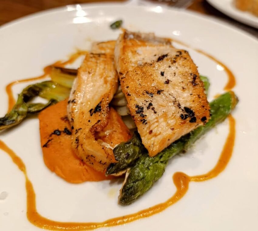 Las mejores reseñas de restaurantes en Andorra la Vella. Daniel Medina Carreño. Tanto el servicio como la calidad de la comida han estado fuera de serie. El menú, soberbio, tanto en la calidad de la materia prima, así como en su preparación, presentación y precio final. Volveremos pronto. Comí allí · Comida · 10-20 €. Primera visita y una gran experiencia en todos los sentidos. Comenzando porque nos dejaron entrar con nuestra perra, tanto el servicio como la calidad de la comida han estado fuera de serie. El menú, soberbio, tanto en la calidad de la materia prima, así como en su preparación, presentación y precio final. Muy recomendable. Muchas gracias. ¡Volveremos pronto! . Comida: 5/5 Servicio: 5/5 Ambiente: 5/5