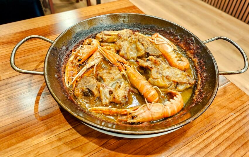 Restaurant 180 Andorra la Vella. So much food for so cheap, I was full by the entry, and the quality is wonderful. It is such a fantastic restaurant. Comida: 5 / 5 Servicio: 5 / 5 Ambiente: 5 / 5. Answer: Thank you so much, Dan, for visiting us and for sharing such an enthusiastic review. We’re truly delighted to hear that you enjoyed the quality and quantity of our dishes, and that your experience at the restaurant felt “amazing” from start to finish. Feedback like yours means a lot to our entire team. We’re also pleased to know that the atmosphere and service contributed to a pleasant and relaxed meal. Creating a welcoming space where our guests can enjoy good food and good conversation is one of our priorities. As a reminder, besides our specialities, we also offer a incredible daily set menu, and we prepare fresh blue lobster rice, either brothy or dry, always made to order. Thank you again for your kind words. We look forward to welcoming you back soon at Restaurant 180.