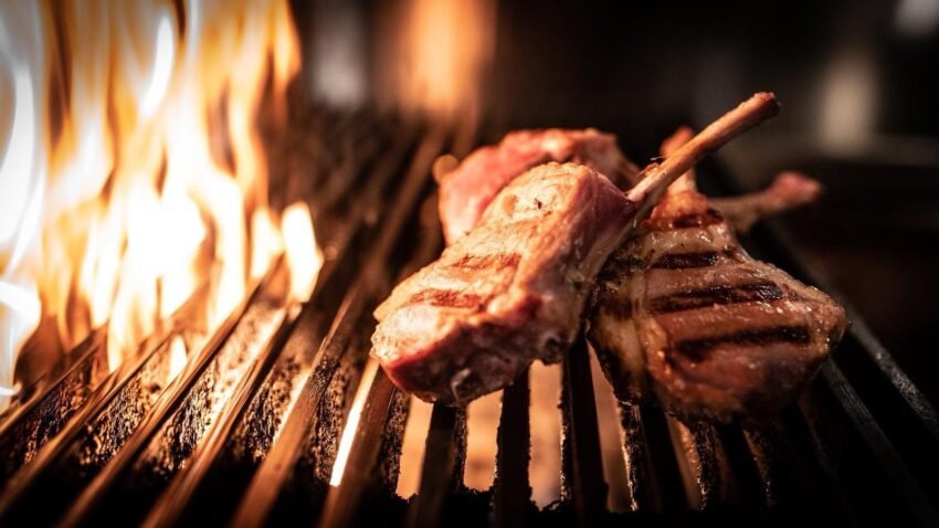 NOVETAT · SOPARS AL 180. A partir d’ara, de dilluns a dissabte, obrim també a la nit, de 19:30 h a 22:30 h, perquè puguis gaudir dels nostres plats en especial fets a la brasa del forn Josper en un ambient acollidor al cor d’Andorra la Vella. 📍 Avinguda Riberaygua, 24 · Andorra la Vella #Restaurant180 #AndorraLaVella #ArrosDAnecICeps #CuinaDeProximitat #Sopars180 #GastronomiaAndorra